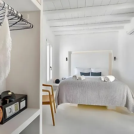 In Mykonos For 2 People