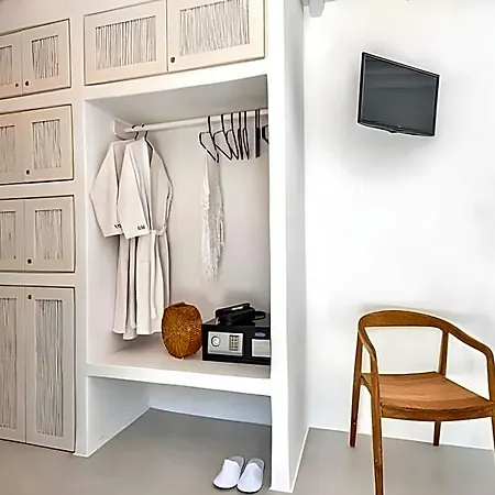 Otel In Mykonos For 2 People 2*